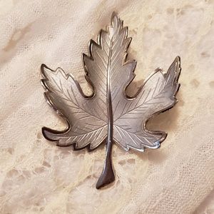 Jewelry - Silver Tone Maple Leaf Brooch Pin Jewelry - Silver Tone Maple Leaf Brooch Pin